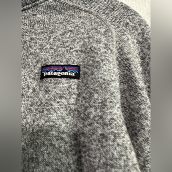 Patagonia zip up sweater - Picture 4 of 8